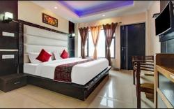 Uphill Courtyard Family Suites for 1 to 6 People on Hilltop