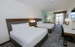 La Quinta Inn & Suites by Wyndham Santa Cruz