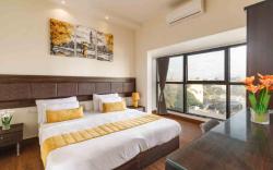 Eiffel Suites