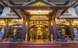 Dragon Hotel