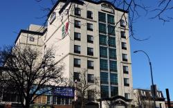 Marco LaGuardia Hotel & Suites