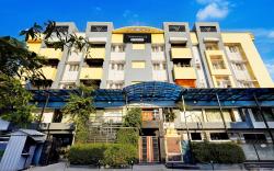 Super Townhouse Pallikarani Near Balaji Dental College