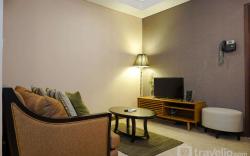 Luxurious 1BR @ L'Avenue Apartment By Travelio