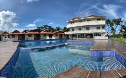 Shoreland Beach Resort by Cocotel