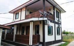 Hj Hassan Guesthouse - Paddy Room 1 (Top Floor)
