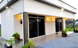 Hj Hassan Guesthouse - Paddy Room 4