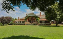 Petersons Armidale Winery & Guesthouse