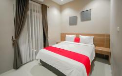 RedDoorz Premium @ Griya Inkoppabri Cisarua Puncak