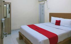 RedDoorz @ Jalan Kolonel Haji Burlian Palembang 2