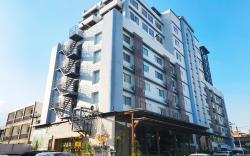 Mayflower Grande Hotel Nimman