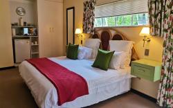 Wild Olive Cottage for 2 people in wonderful garden
