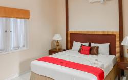 RedDoorz Plus near Istana Cipanas Cianjur