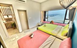 MWHolidayB2430 {Elegant} Suites with Super SeaView