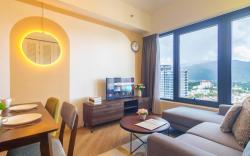 Autumn by ALV, 2BR  Sunny Designer