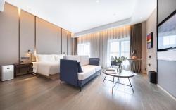 Atour Hotel Guangzhou South High-speed Railway Station