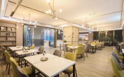 Atour Hotel Chongqing Shapingba High-Speed Railway Station Sanxia Square