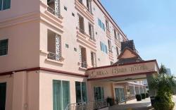 Leela Bali Hotel