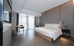 Atour Hotel Jiaxing Nahu Yaohan Mall