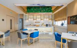 Atour Hotel Hefei South Railway Station Binhu Exhibition Center