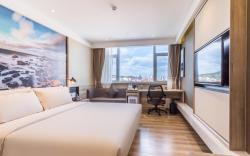 Atour Hotel Weihai City Center