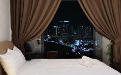 LM Million Dollar View  Suite#NetflixEV Charger