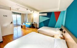 Breeze & Waves A Seaside Inn