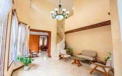 5BR Brightly Clean and Spacious Villa (10 Guests)