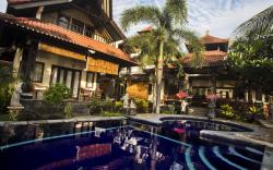 Tradisi Beach Front Villas