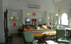 Raj Niwas Hotel