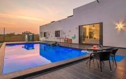 StayVista's Le Bon Horizon - Hillside Elegance