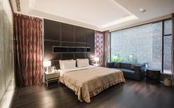 Motel Stars-Business