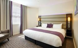 Premier Inn Livingston - M8 Jct3