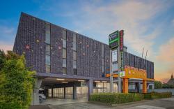 Central Court Warrnambool