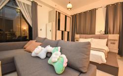 Lush Suite by Nest Home [Legoland • High Level]