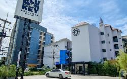 Blu Monkey Boutique Bangsaen