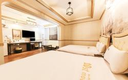 Goodstay Q Hotel
