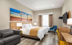 Days Inn & Suites by Wyndham Greater Tomball