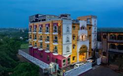 Foxoso Taj View Hotel