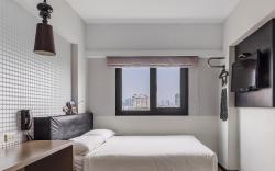 CHECK inn Express Kaohsiung Love River