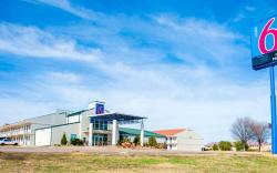 Motel 6 Corsicana, TX