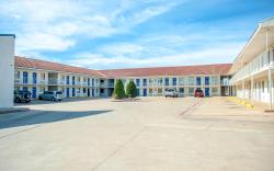 Motel 6 Corsicana, TX