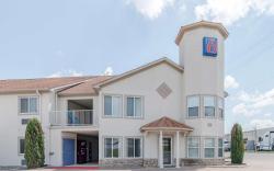 Motel 6 Hutchins, TX