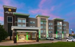 La Quinta Inn & Suites by Wyndham Ft Worth-Burleson