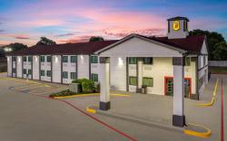 Super 8 By Wyndham Waxahachie Tx