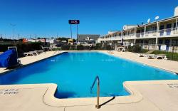 Motel 6 Webster, TX - Houston - Nasa Lake