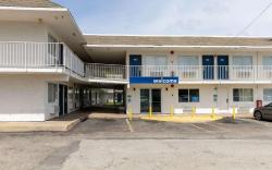 Motel 6 Lufkin, TX
