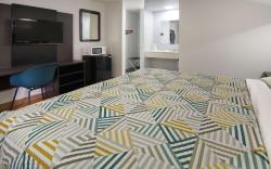 Motel 6 Red Oak, TX - Dallas
