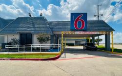 Motel 6 Duncanville, TX - Dallas