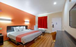 Motel 6 Rhome, TX