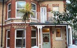 BRIGHTON Townhouse *FREE ALLOCATED PARKING 2 CARS*